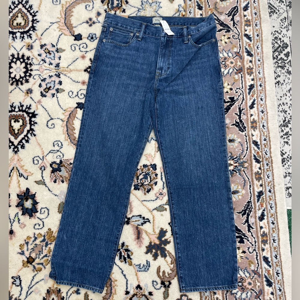 NWT Classic Straight Fit J Crew Men’s Jeans Size 32 Waist & 30 Inseam